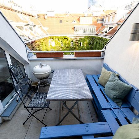 Luxurious Maisonette Apartment At The Heart Of Bécs Kültér fotó